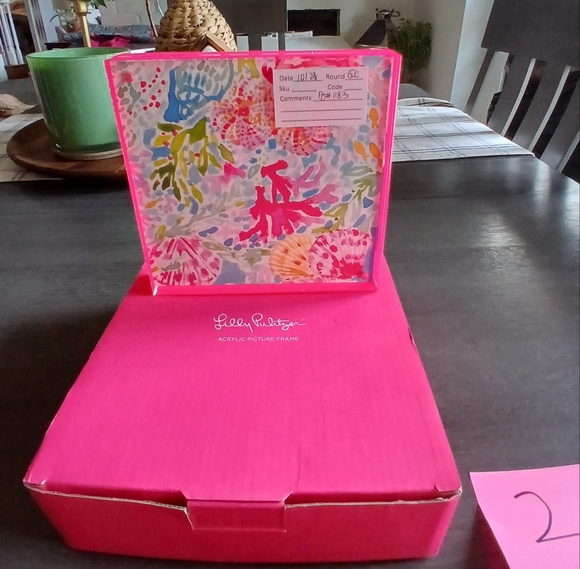 Lilly Pultzier Acrylic Picture Frame Nwt - Picture 1 of 2